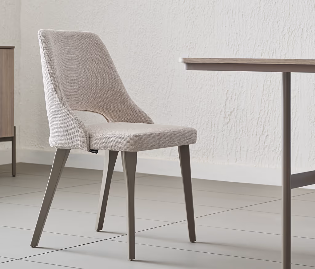 Varena Chair