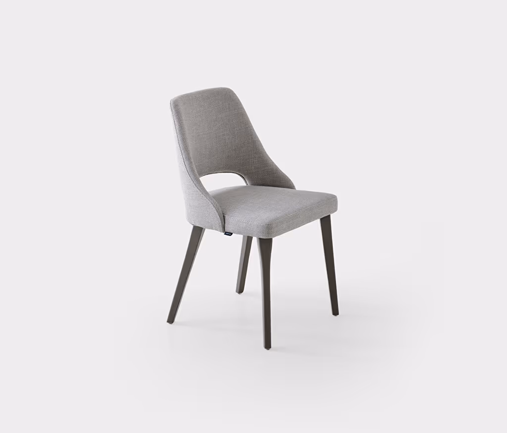 Varena Wooden Leg Chair