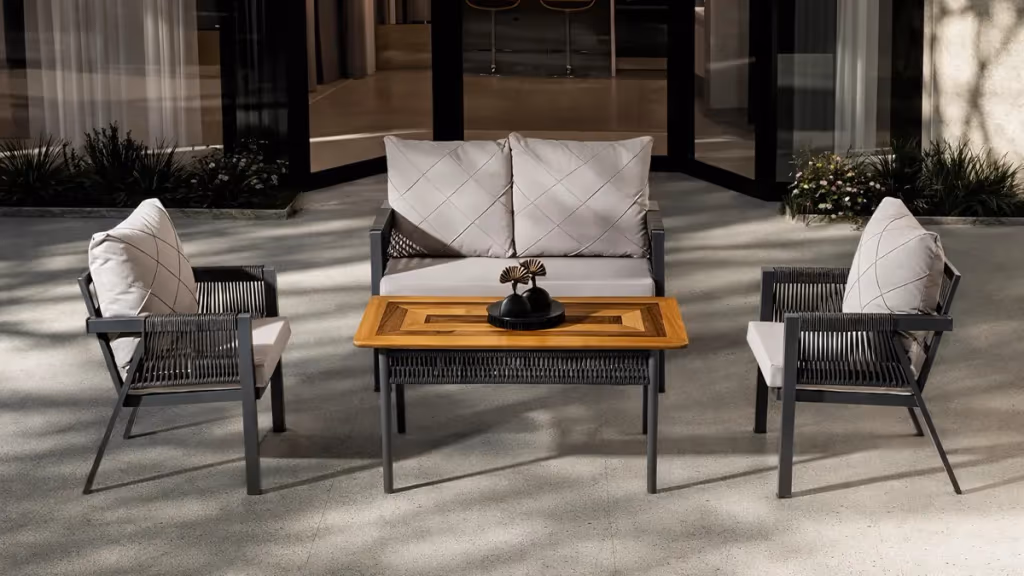 Paris Tea Set baštenska garnitura sa dvosedom, foteljama i stolom pruža udobnost