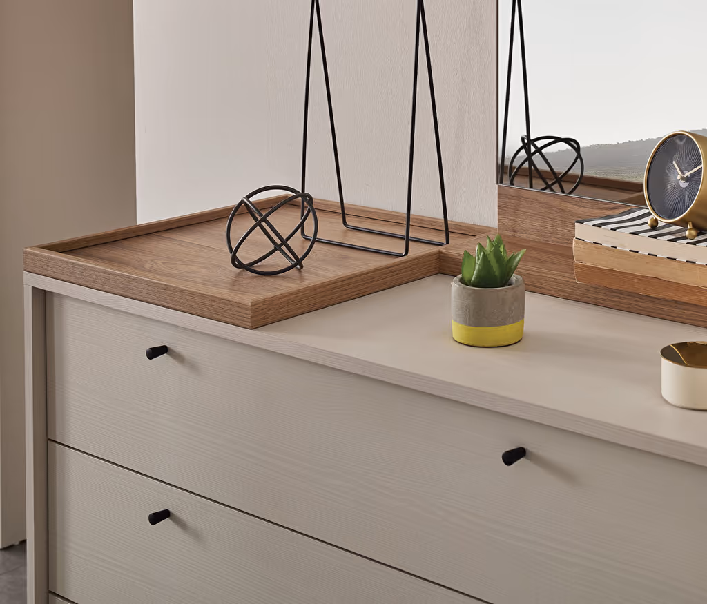 Loreto Chest of Drawers