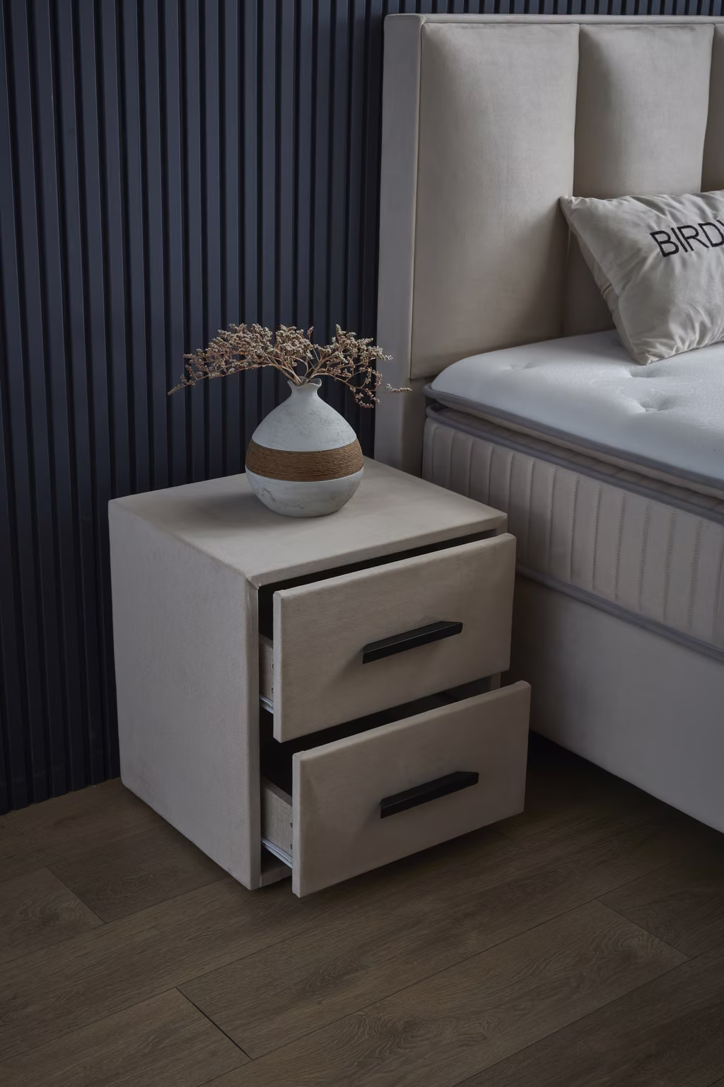Noćnik Birdy beige