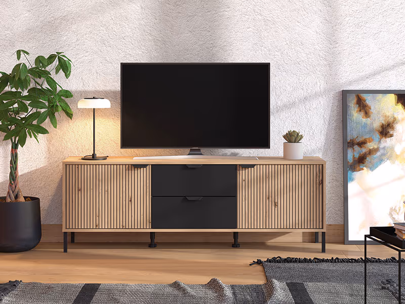 TV KOMODA MAYENNE